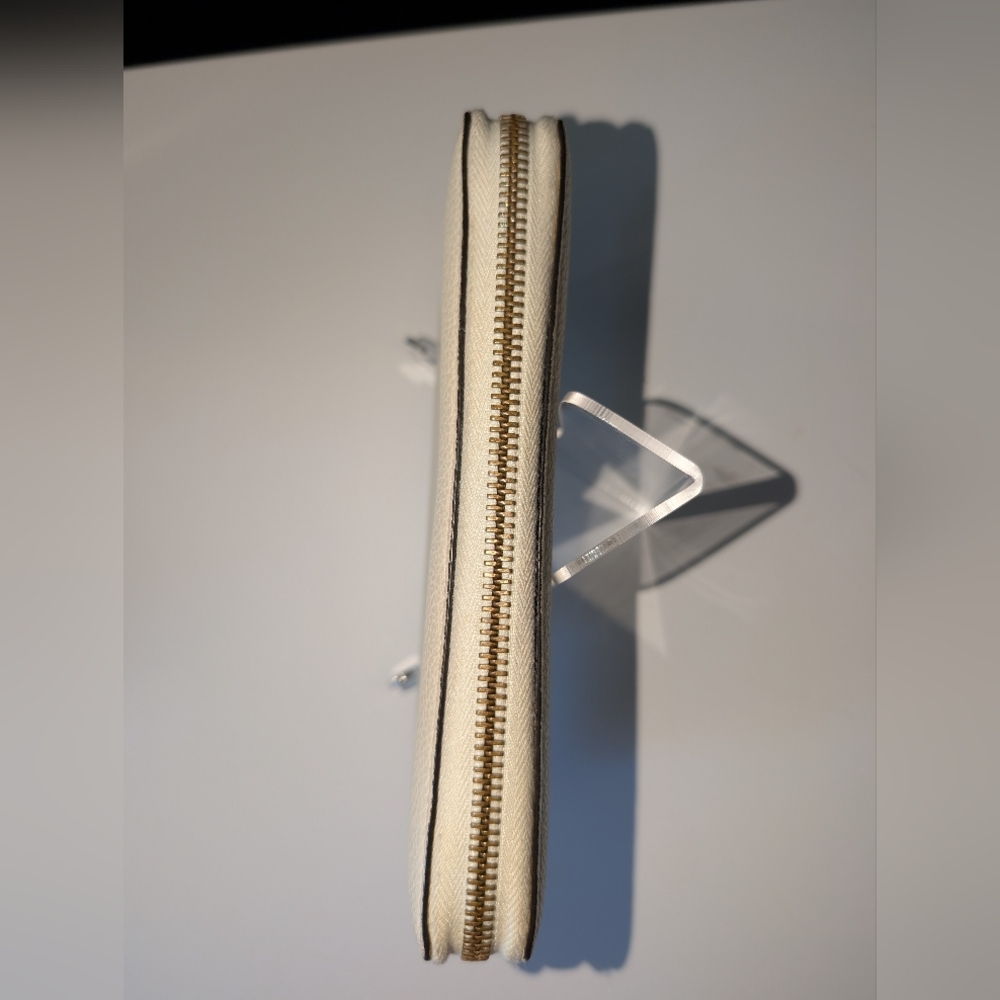 Gucci Cream Vintage Leather Zip Wallet with Interlocking GG - Picture 4 of 11